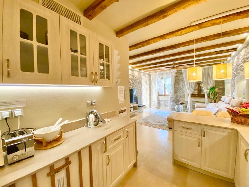 Villasonboard Rock Villa 3 Bed, 3 Bath, Jacuzzi, Seaside Ermioni Zewnętrze zdjęcie