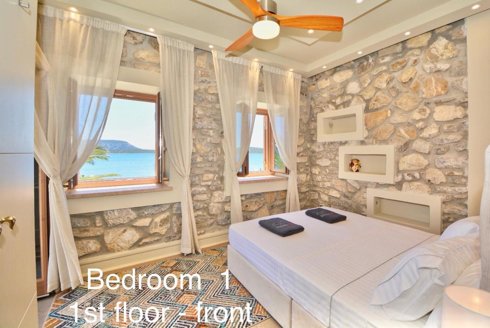 Villasonboard Rock Villa 3 Bed, 3 Bath, Jacuzzi, Seaside Ermioni Zewnętrze zdjęcie