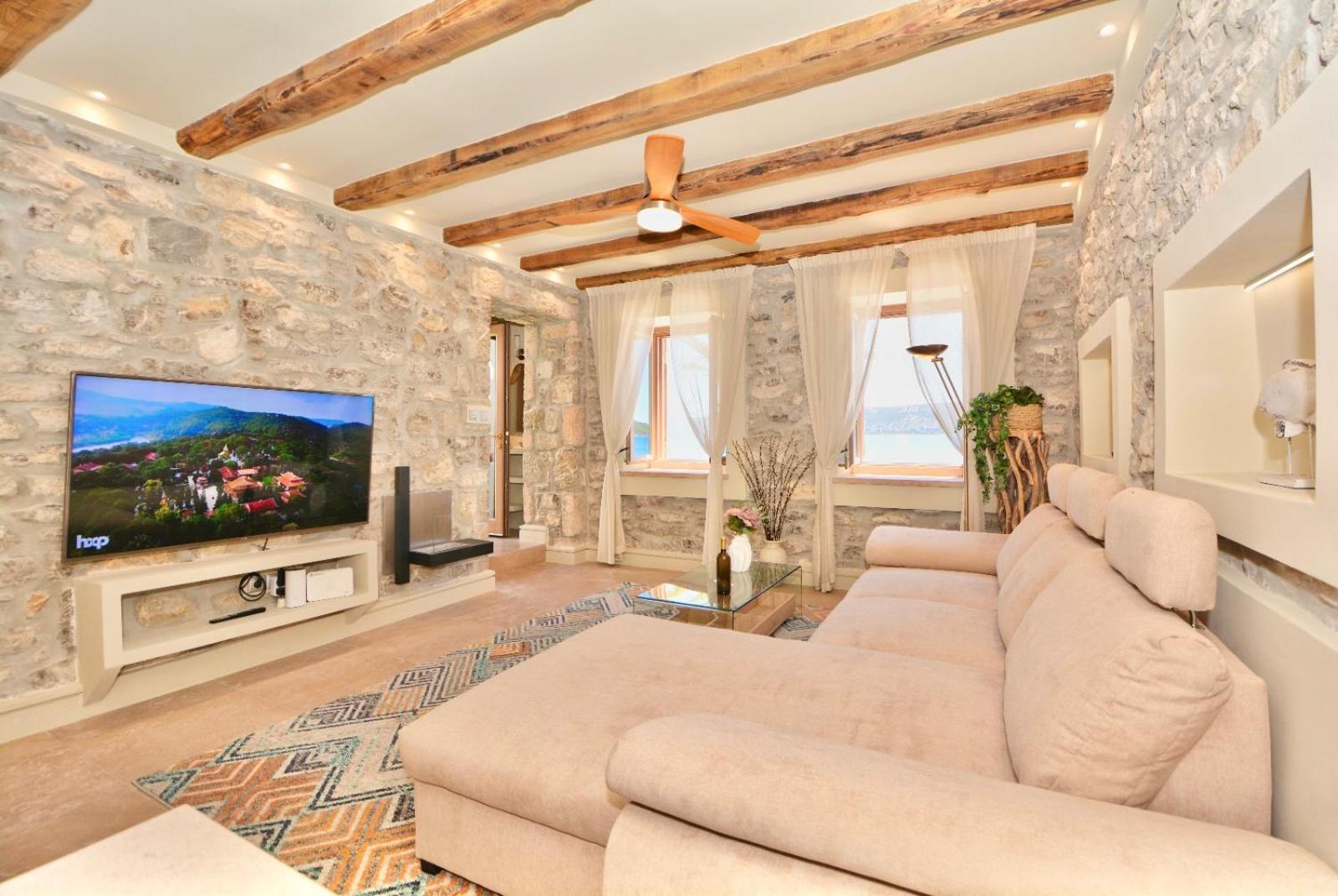Villasonboard Rock Villa 3 Bed, 3 Bath, Jacuzzi, Seaside Ermioni Zewnętrze zdjęcie