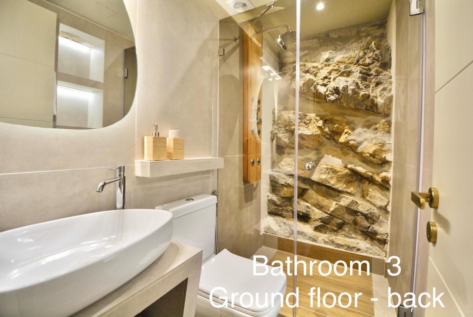 Villasonboard Rock Villa 3 Bed, 3 Bath, Jacuzzi, Seaside Ermioni Zewnętrze zdjęcie
